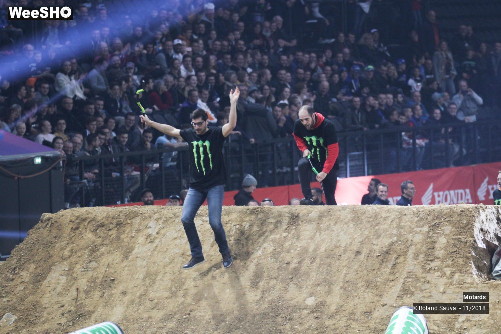 17/38 photos du spectacle l'animation du supercross Paris 2018