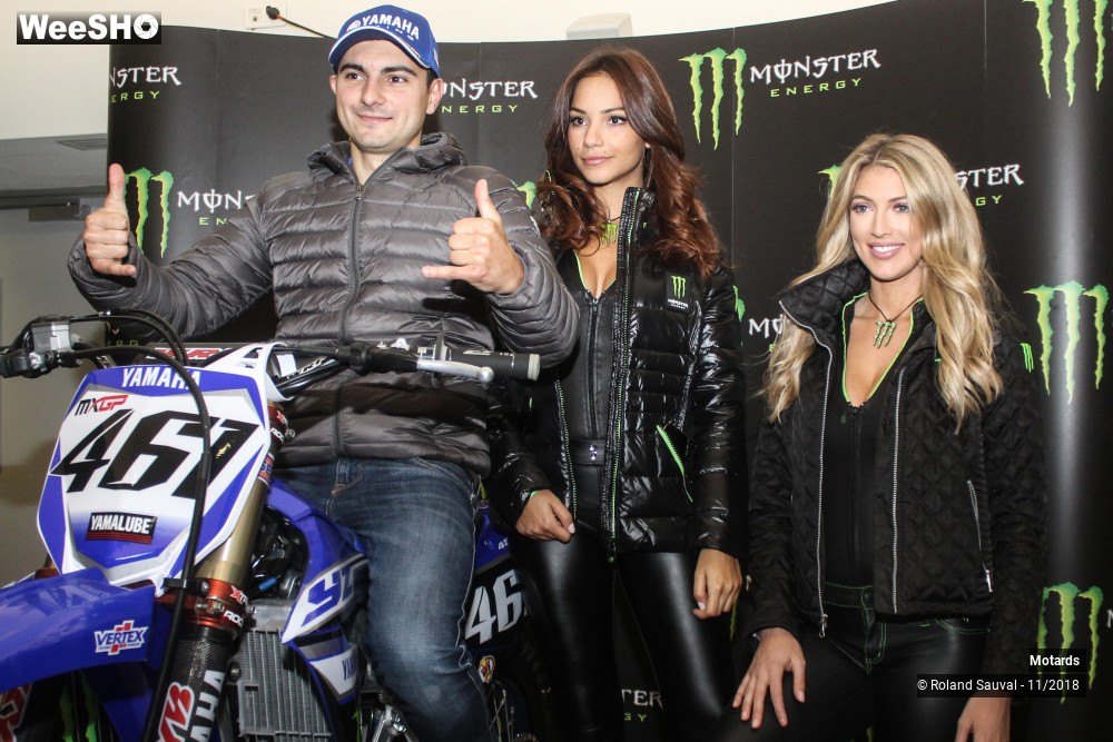 35/38 photos du spectacle l'animation du supercross Paris 2018