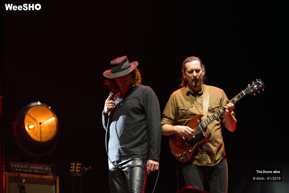 10/12 photos du spectacle The Doors alive