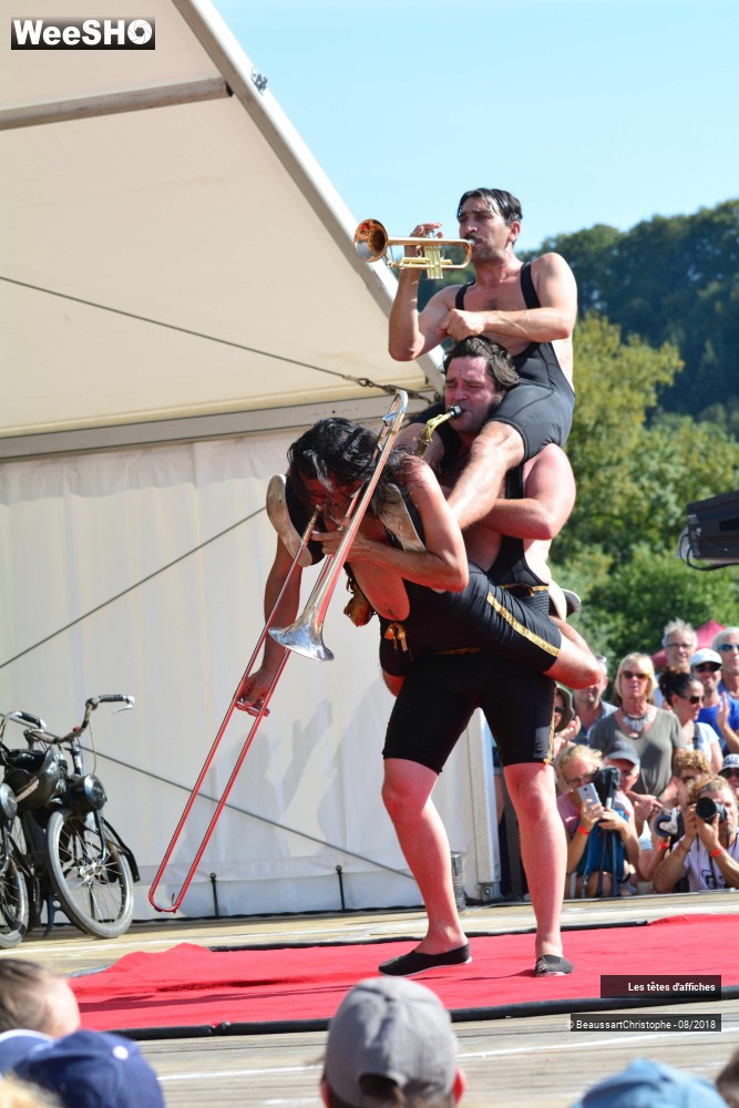 12/42 photos du spectacle Cirque S'Lex'N Sueur