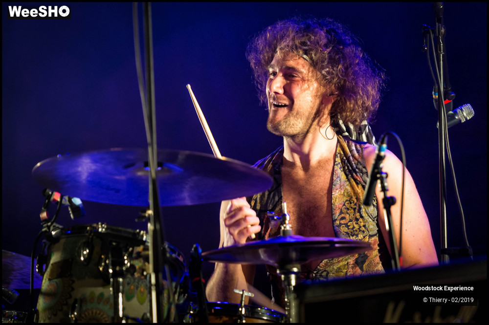 26/70 photos du spectacle Woodstock Experience