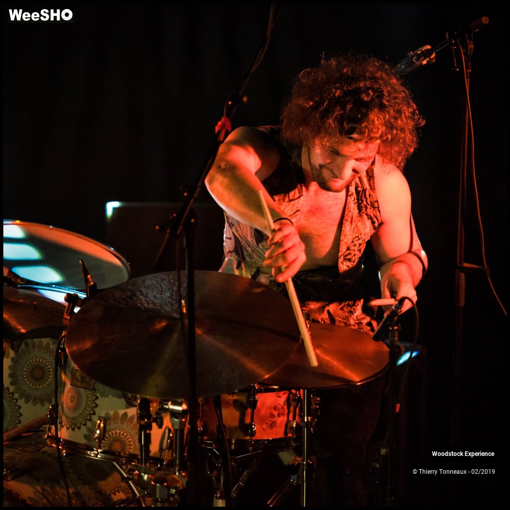 56/70 photos du spectacle Woodstock Experience