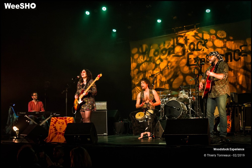 58/70 photos du spectacle Woodstock Experience