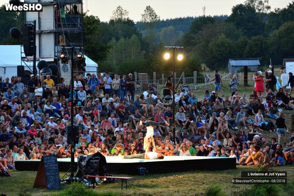 37/50 photos du spectacle L'éolienne et Joli Vyann