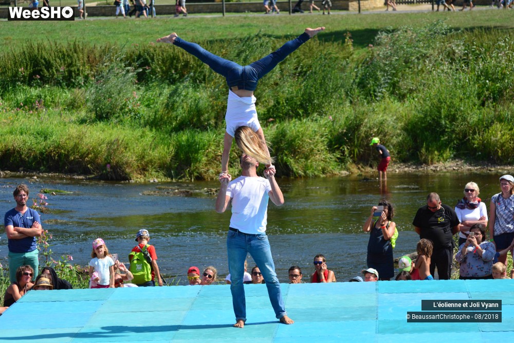 39/50 photos du spectacle L'éolienne et Joli Vyann