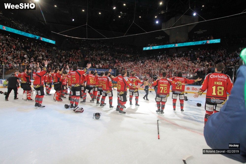9/50 photos du spectacle scene de joie des vainqueurs