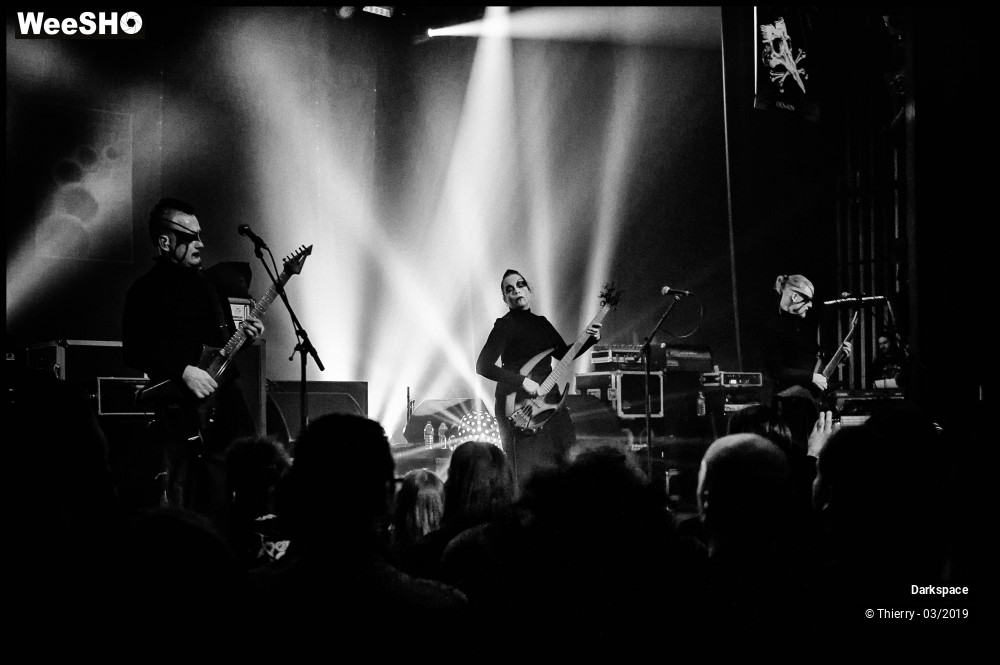 6/16 photos du spectacle Darkspace