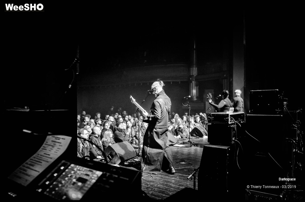 16/16 photos du spectacle Darkspace