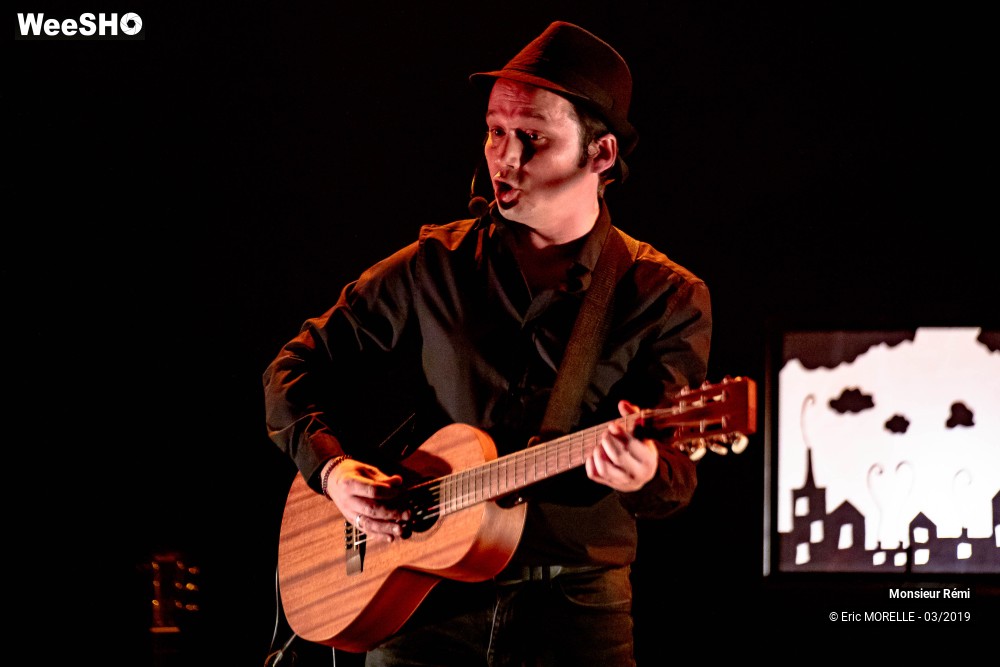 41/50 photos du spectacle Mr Rémi