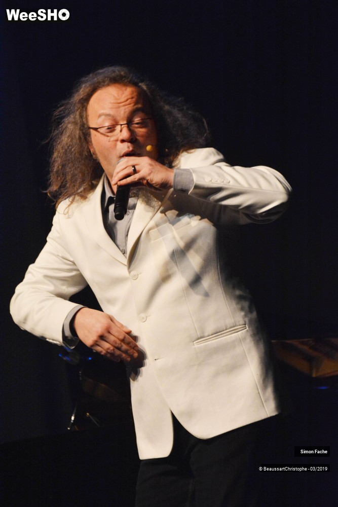 3/47 photos du spectacle Simon Fache