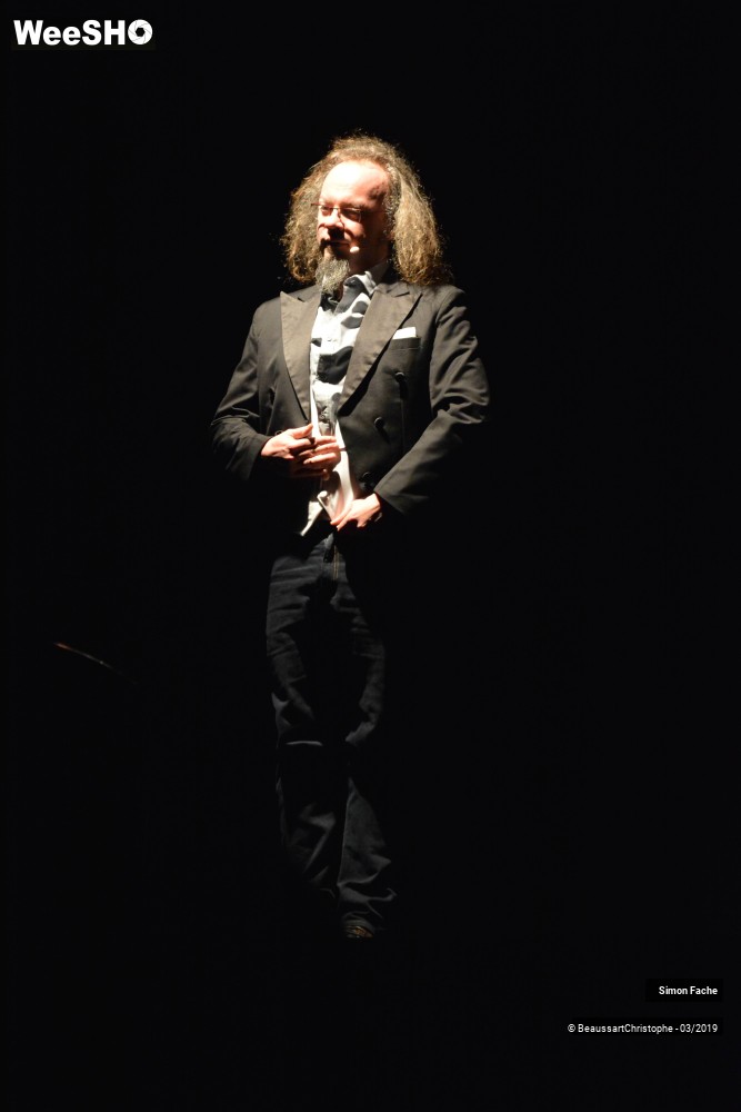 12/47 photos du spectacle Simon Fache