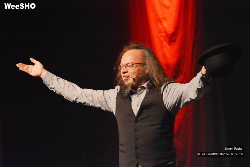 45/47 photos du spectacle Simon Fache
