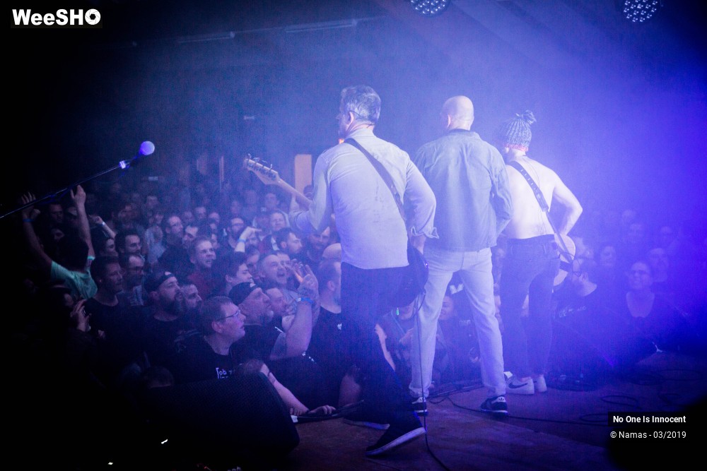 24/33 photos du spectacle No One is Innocent