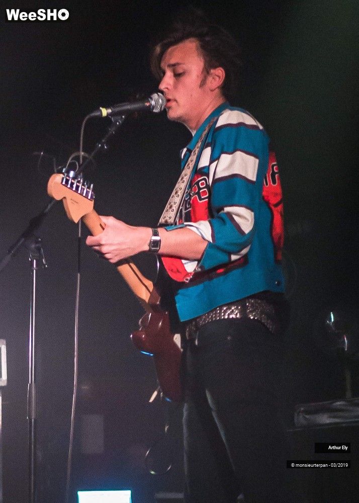 14/31 photos du spectacle Arthur Ely