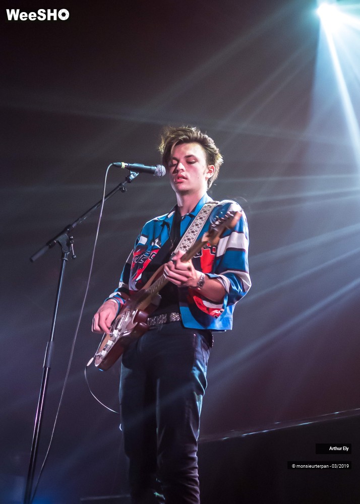 16/31 photos du spectacle Arthur Ely