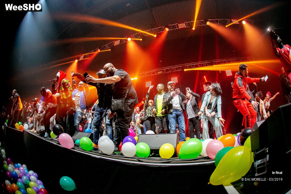 25/48 photos du spectacle le final