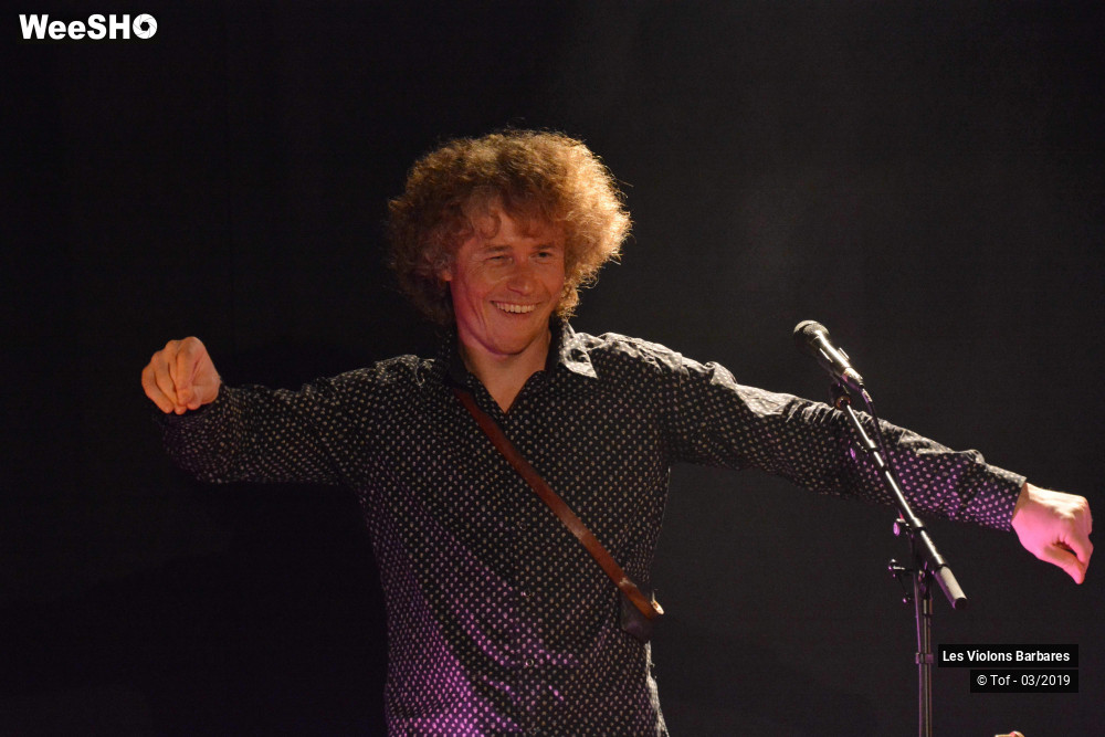 23/45 photos du spectacle Les Violons Barbares