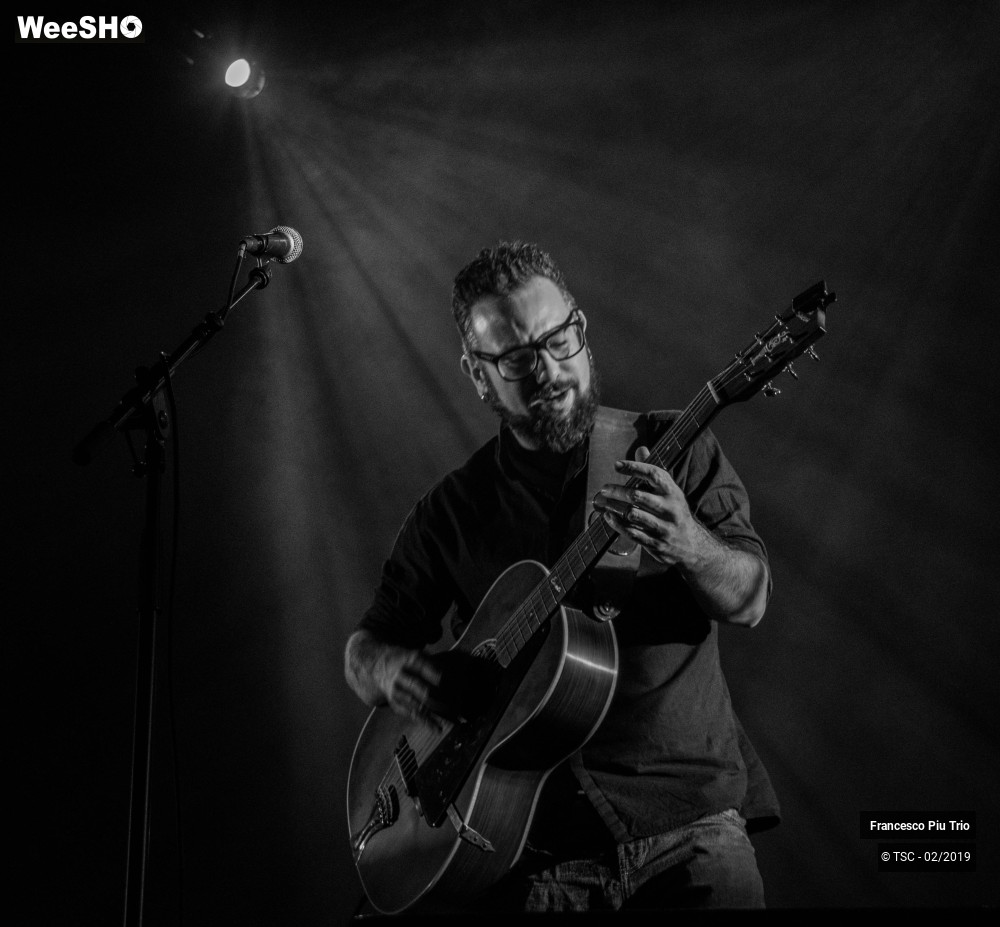 17/30 photos du spectacle Francesco Piu Trio