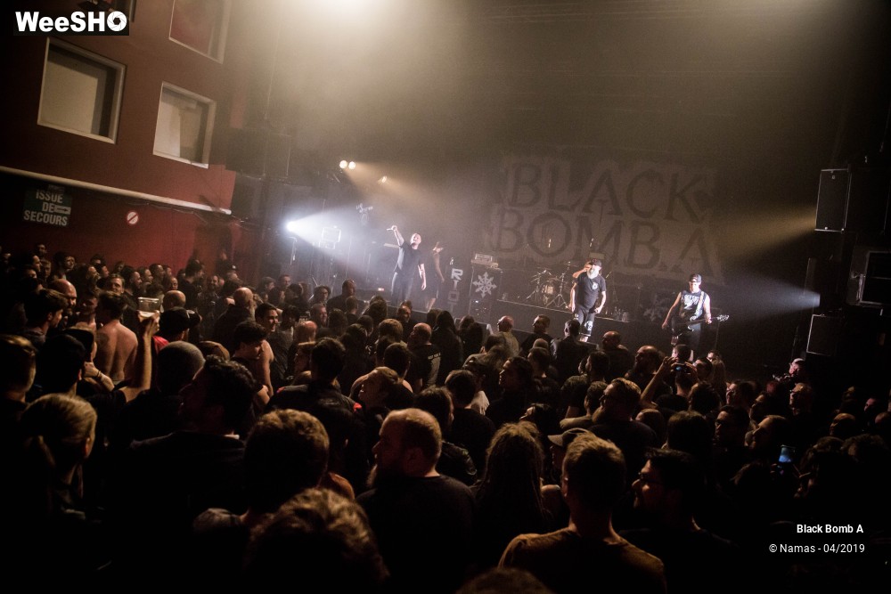 14/23 photos du spectacle Black Bomb A