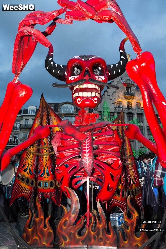 2/31 photos du spectacle Au Coeur de La Parade ... Partie 1 