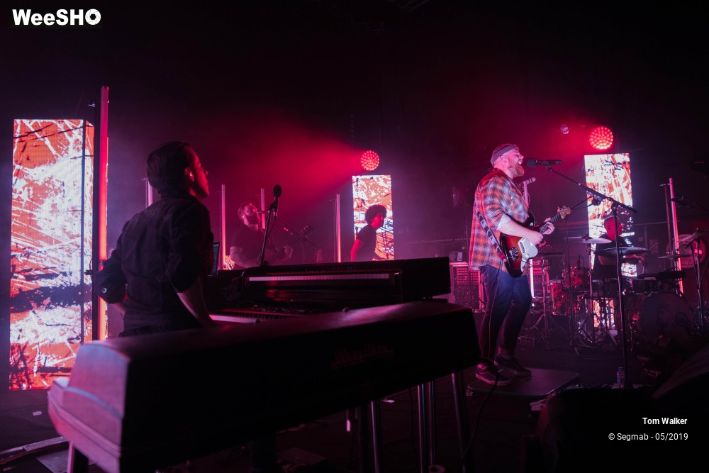 8/17 photos du spectacle Tom Walker