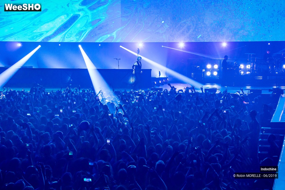 50/50 photos du spectacle Indochine