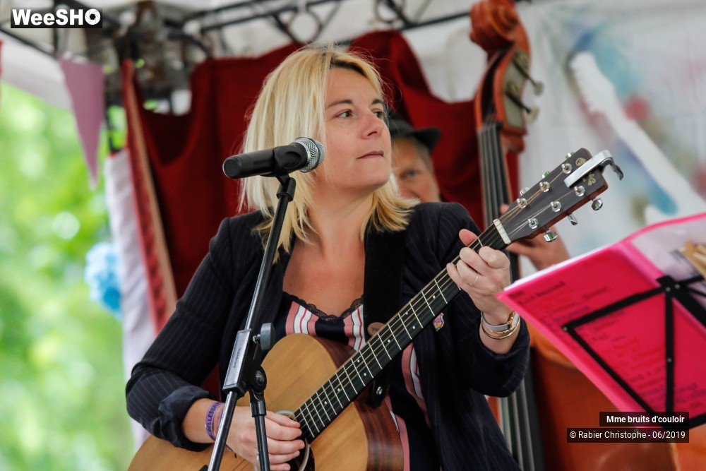 8/25 photos du spectacle Mme Bruits d'Couloir