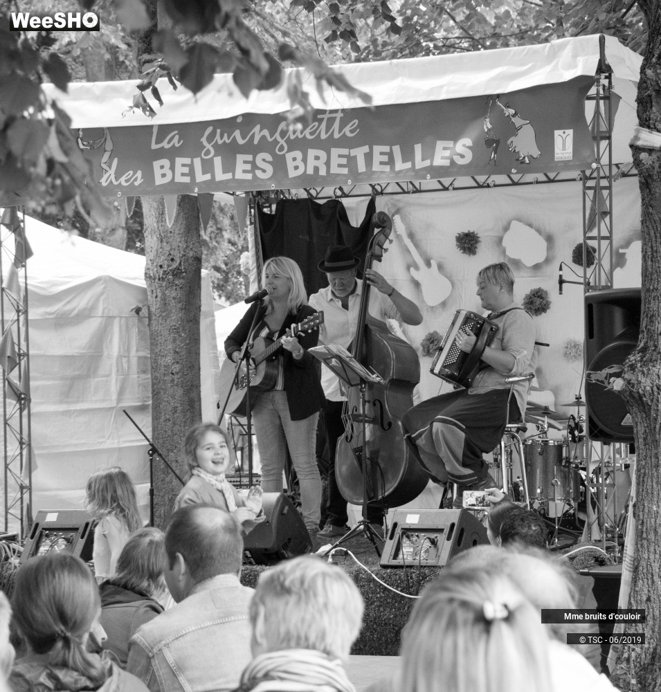 1/13 photos du spectacle Mme Bruits d'Couloirs
