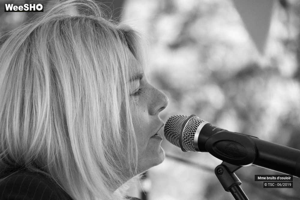 2/13 photos du spectacle Mme Bruits d'Couloirs