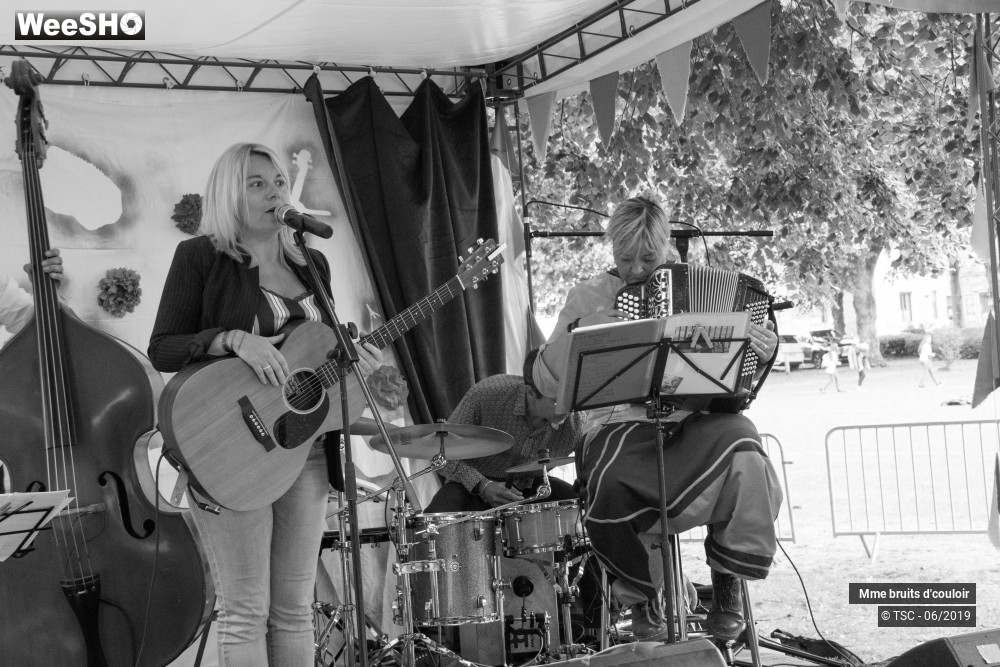 6/13 photos du spectacle Mme Bruits d'Couloirs