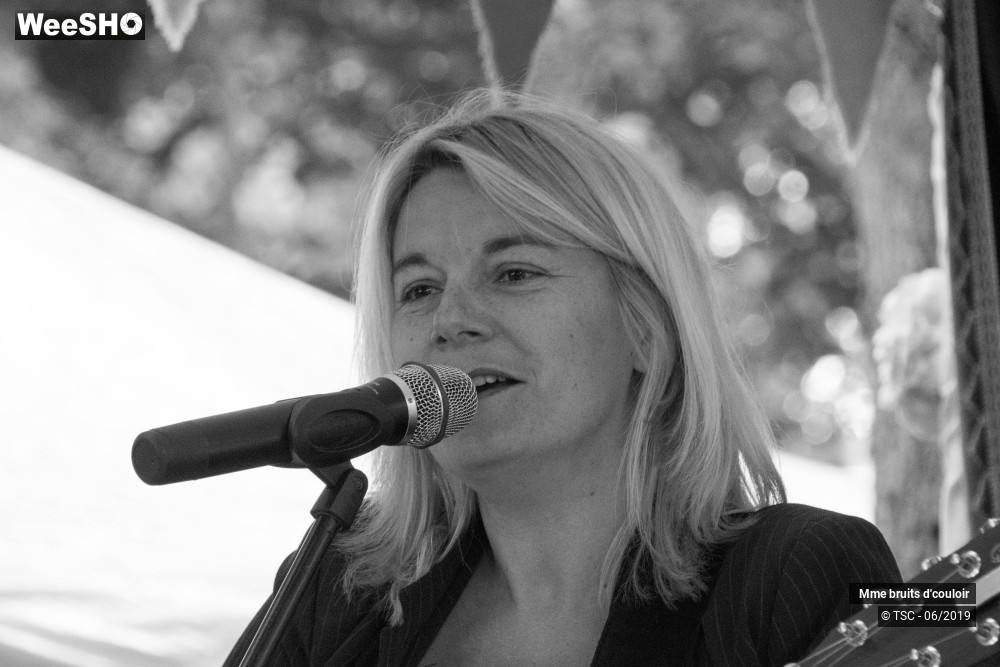 13/13 photos du spectacle Mme Bruits d'Couloirs