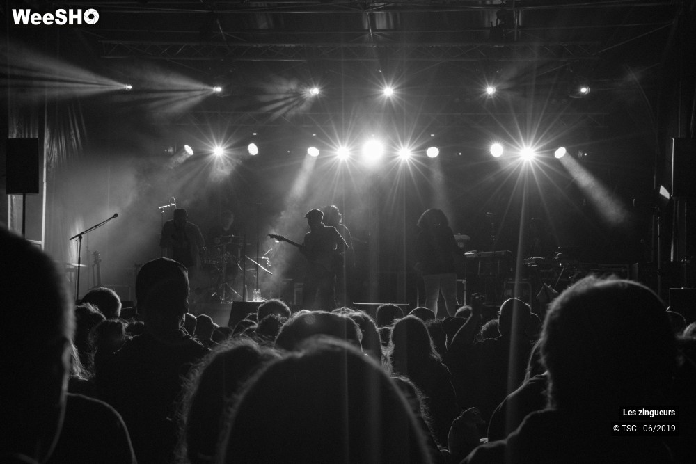8/10 photos du spectacle Les Zingueurs