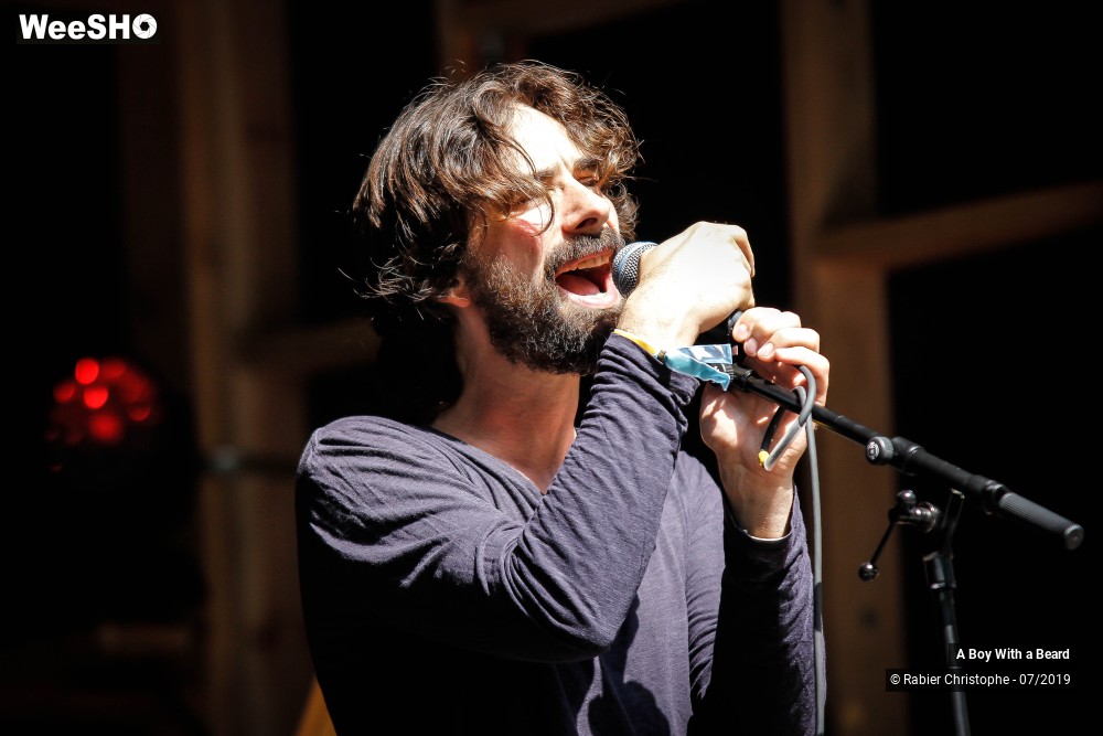12/36 photos du spectacle A Boy With a Beard