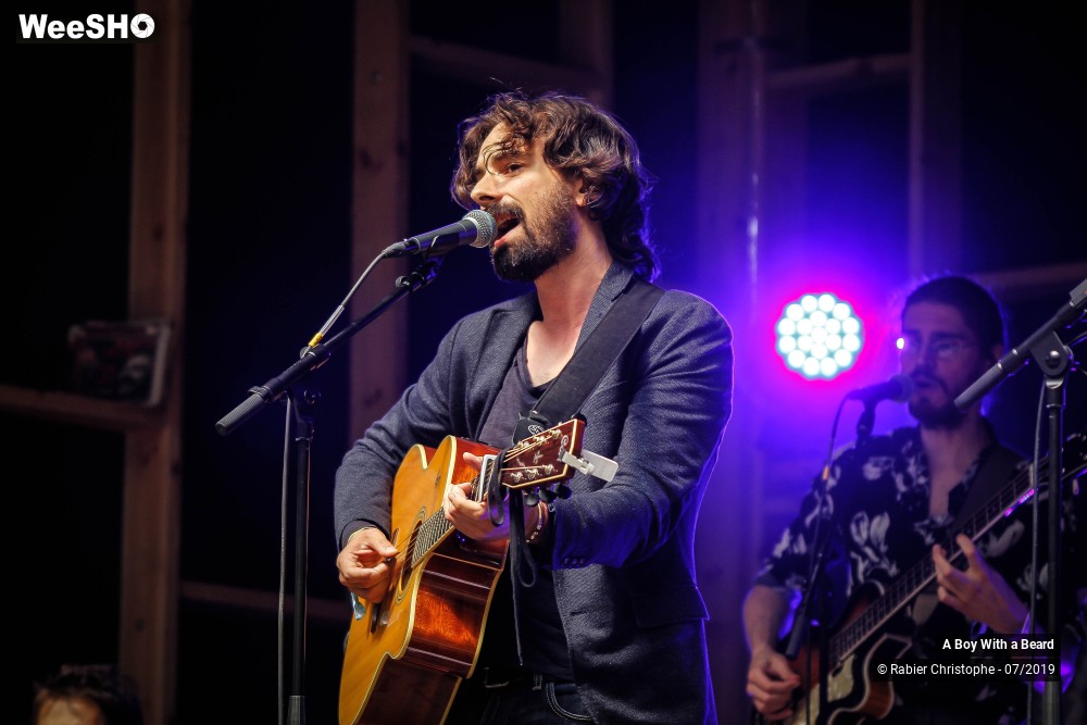13/36 photos du spectacle A Boy With a Beard