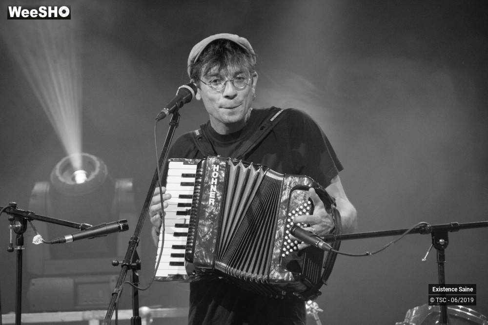 4/8 photos du spectacle Existence Saine