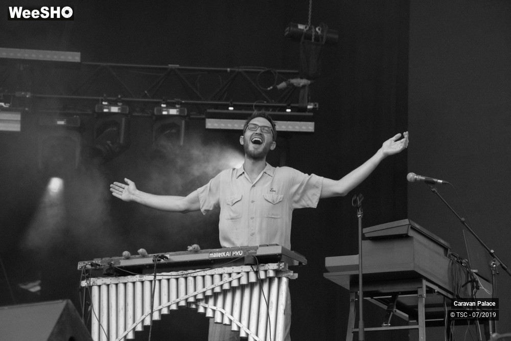 5/29 photos du spectacle Caravan Palace