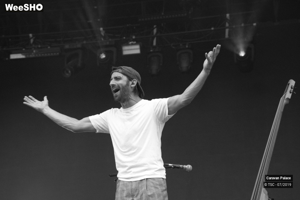 18/29 photos du spectacle Caravan Palace
