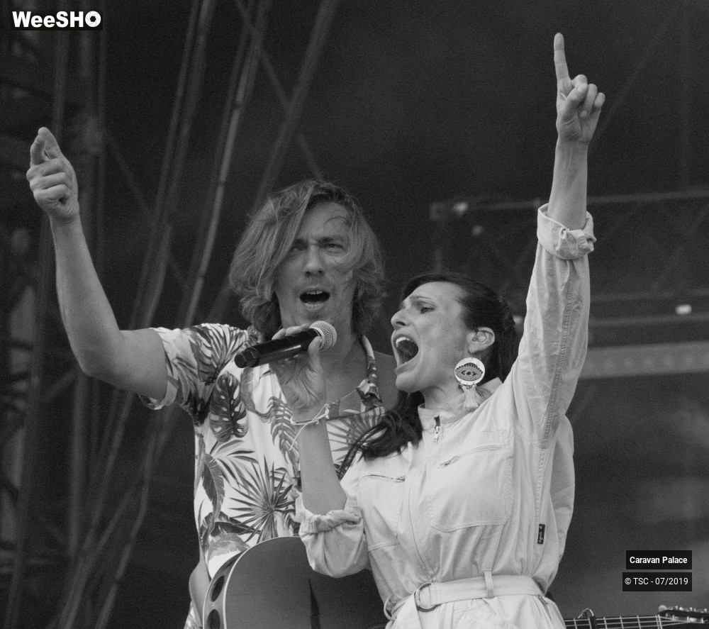 22/29 photos du spectacle Caravan Palace