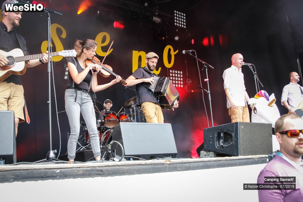 10/25 photos du spectacle Camping Sauvach