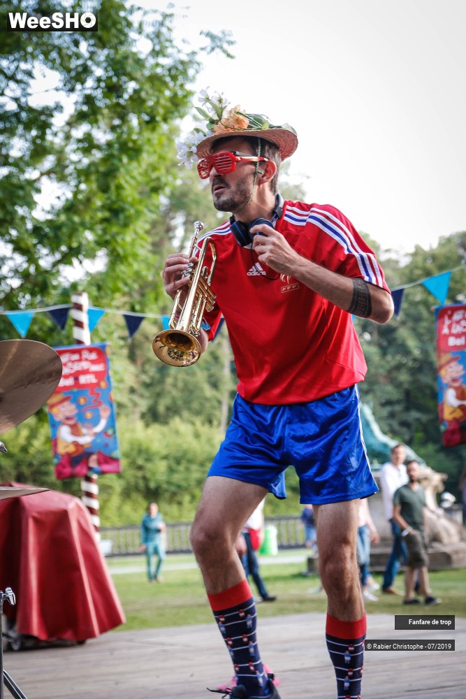 1/19 photos du spectacle Fanfare de Trop