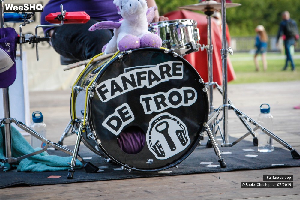 6/19 photos du spectacle Fanfare de Trop