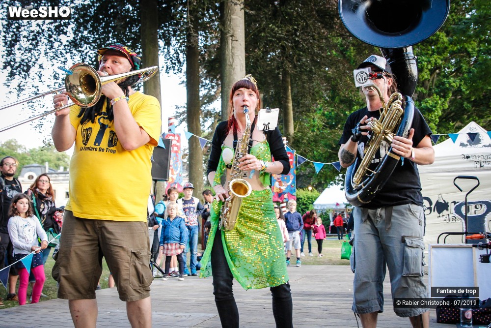 9/19 photos du spectacle Fanfare de Trop