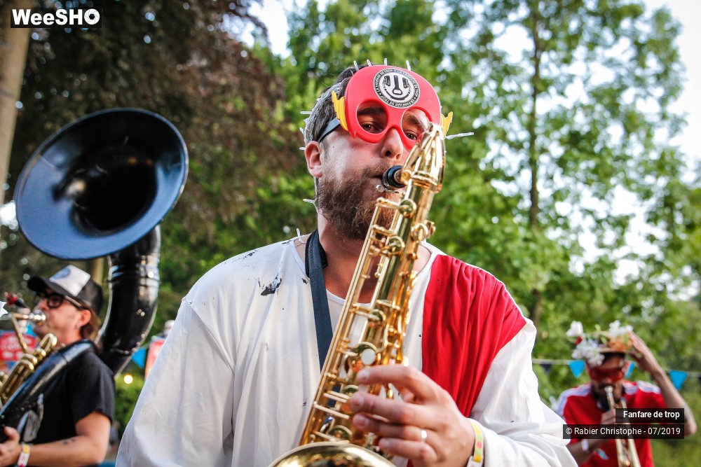 13/19 photos du spectacle Fanfare de Trop