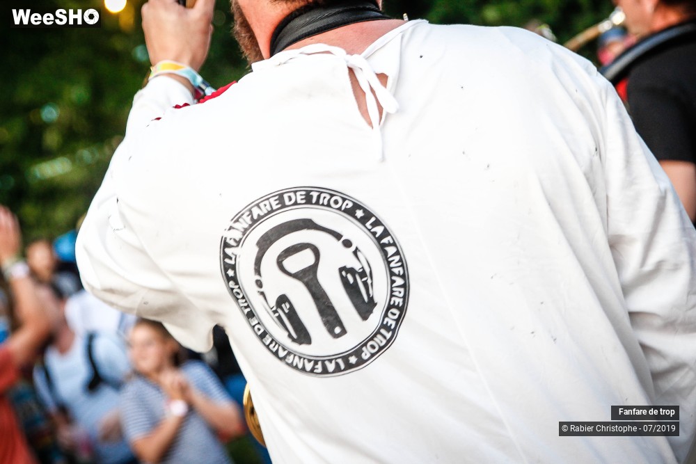 19/19 photos du spectacle Fanfare de Trop