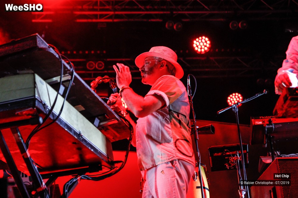15/28 photos du spectacle Hot Chip