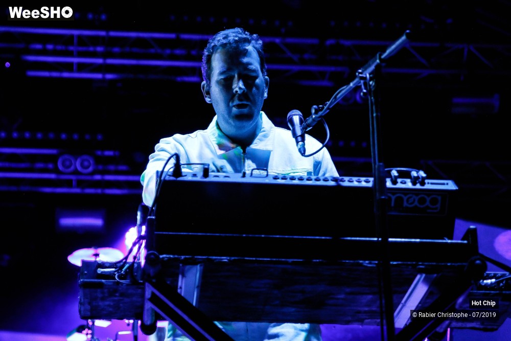 16/28 photos du spectacle Hot Chip