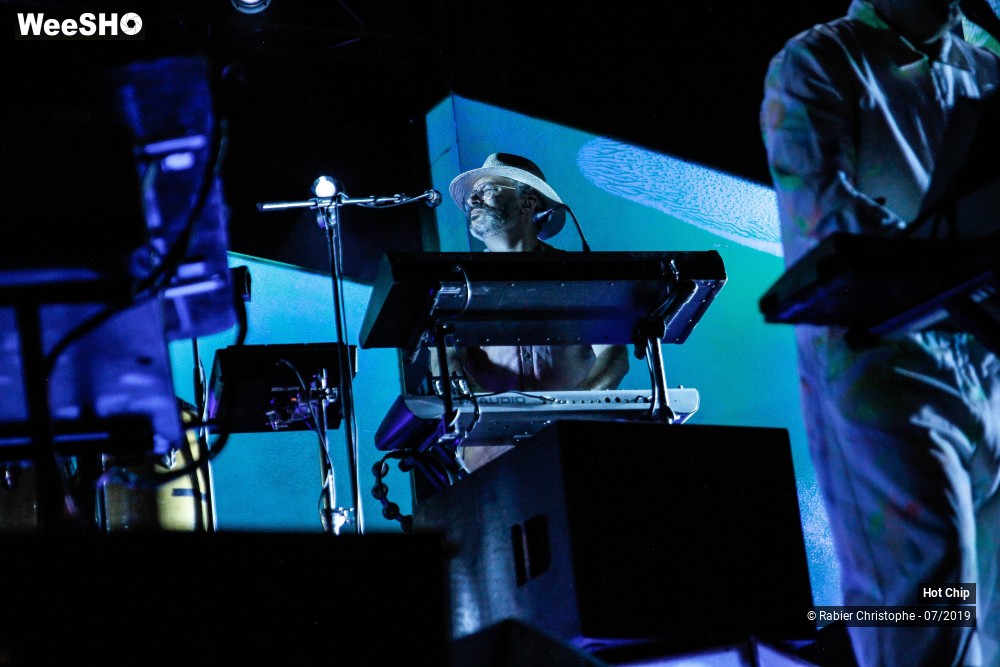 19/28 photos du spectacle Hot Chip
