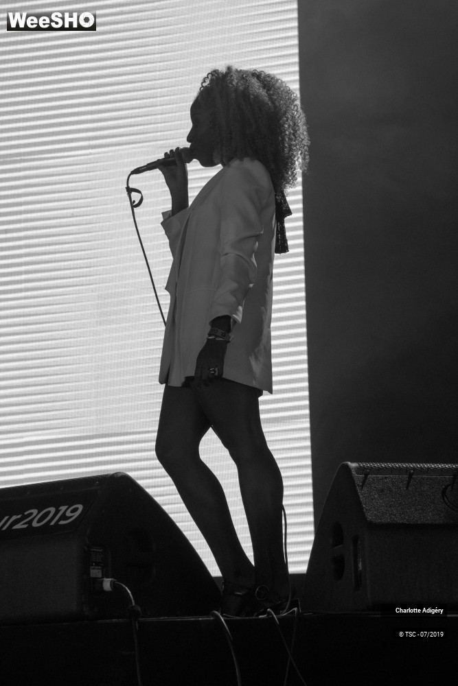 1/10 photos du spectacle Charlotte Adigéry 