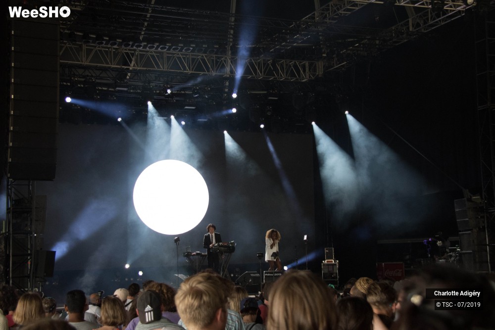7/10 photos du spectacle Charlotte Adigéry 