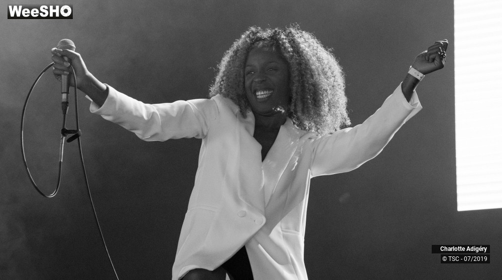 10/10 photos du spectacle Charlotte Adigéry 